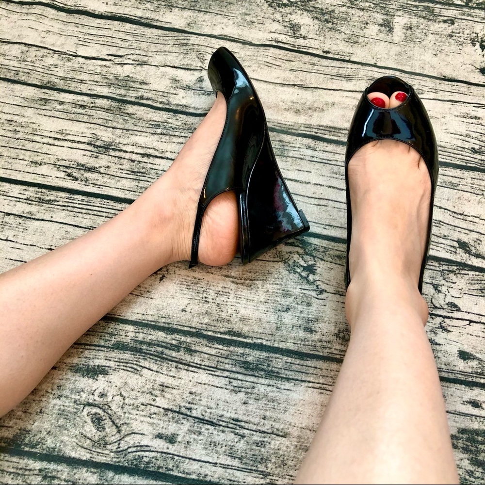 STUART WEITZMAN⚡Peep Toes Patent Leather Wedges_8M